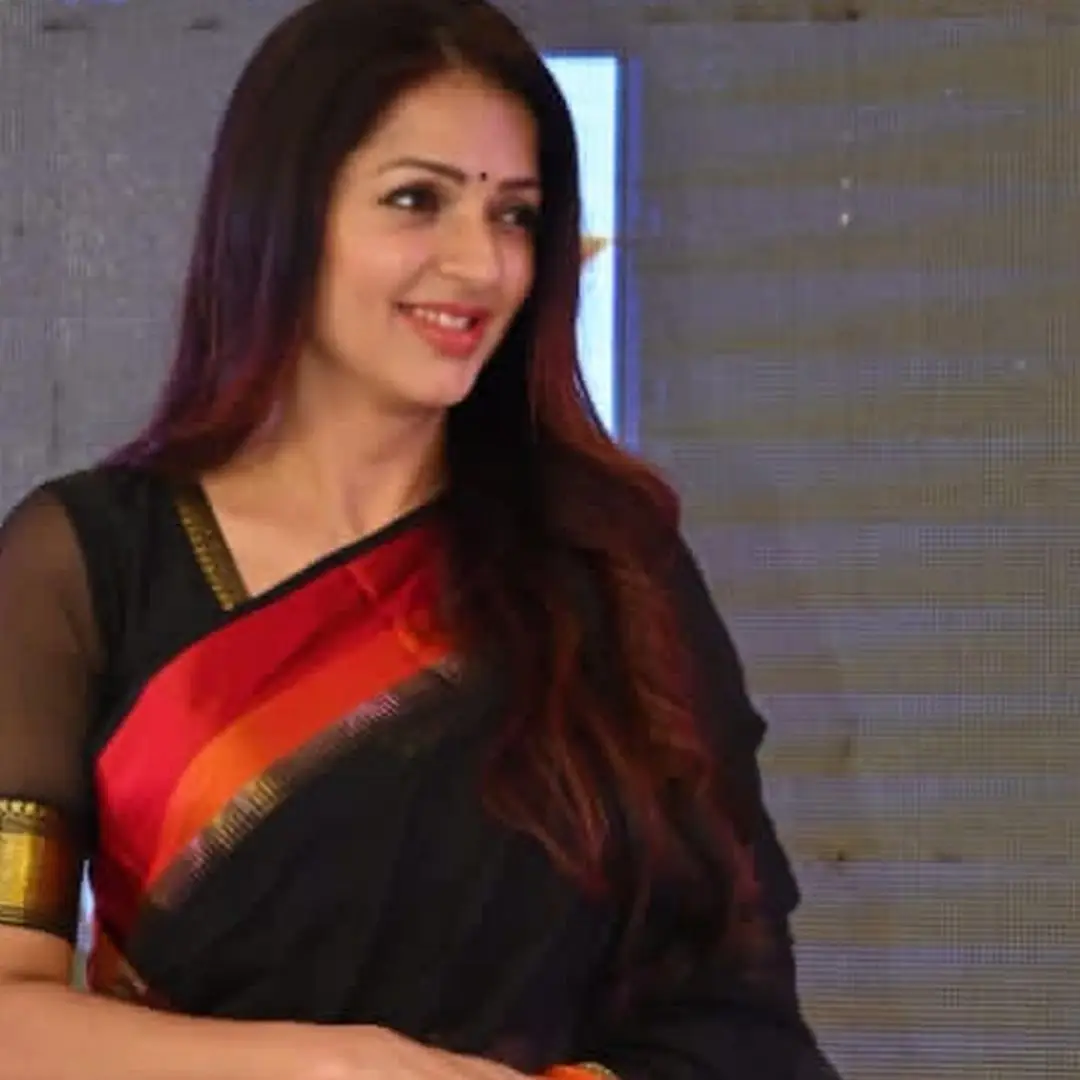 ACTRESS BHUMIKA CHAWLA IN INDIAN TRADITIONAL BLACK SAREE